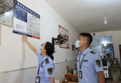 市场监管局工做人员正在淘宝闪购先锋坐点